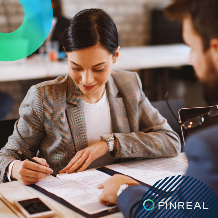 Ekspert wspiera klienta