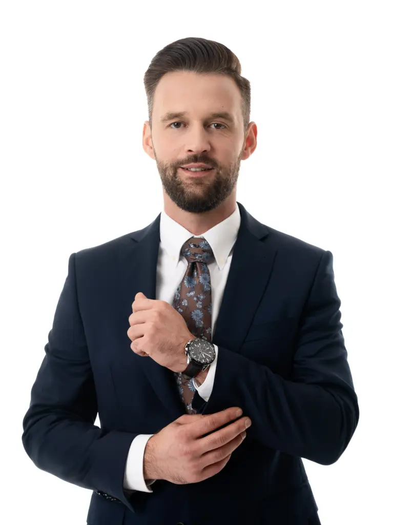 Krystian Krasuski - ekspert kredytowy FInreal -Kredyt konsolidacyjny dla przedsiebiorców​