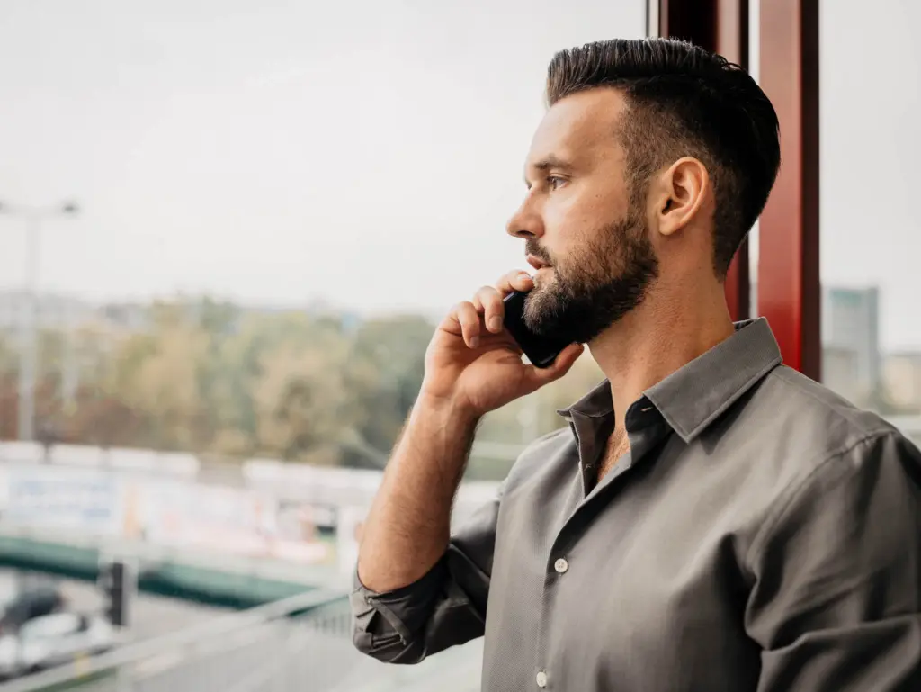 Krystian Krasuski - kredyt konsolidacyjny- ekspert ds. kredytow firmowych